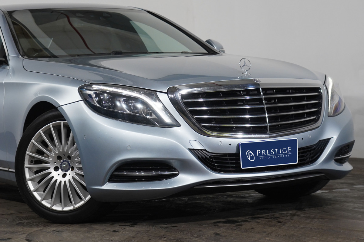 2013 Mercedes-Benz S400 Sedan Image 2