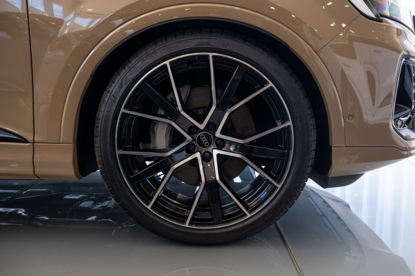 2025 Audi Q7 4M 50 TDI S line SUV image 20