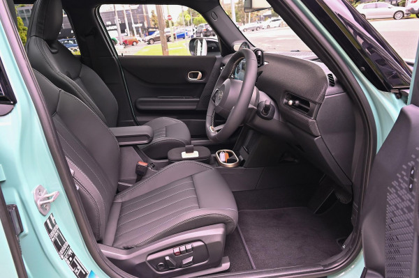 2026 MINI Cooper F65 C Favoured Hatch image 9