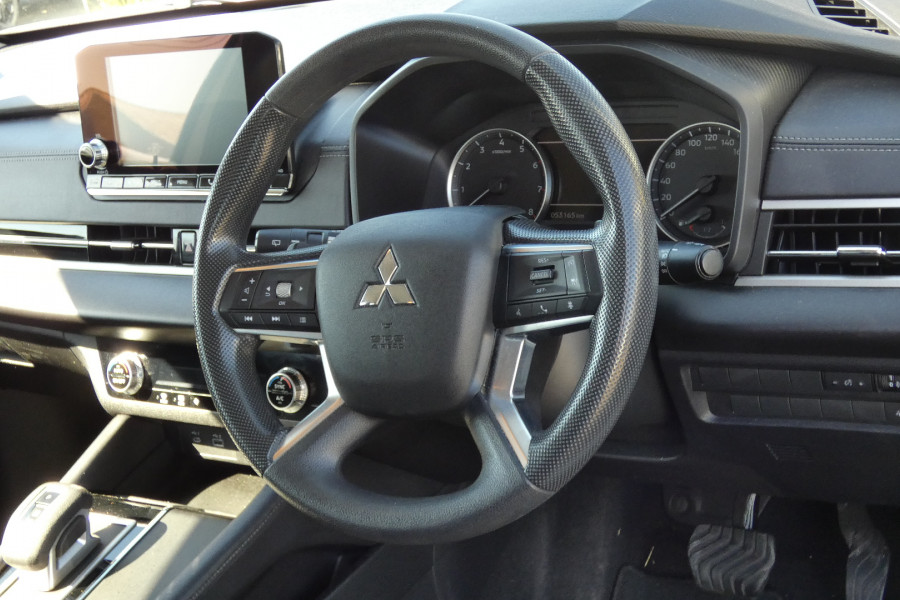 2022 Mitsubishi Outlander ZM MY23 ES 7 SEAT 2WD SUV Image 16