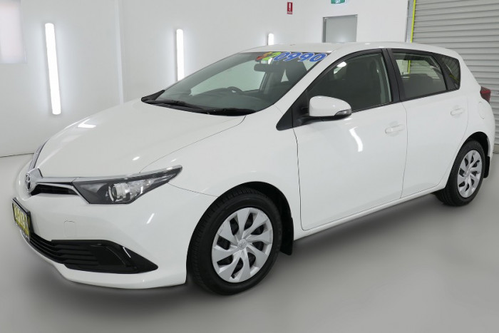 2017 Toyota Corolla ZRE182R Ascent Hatchback Image 3