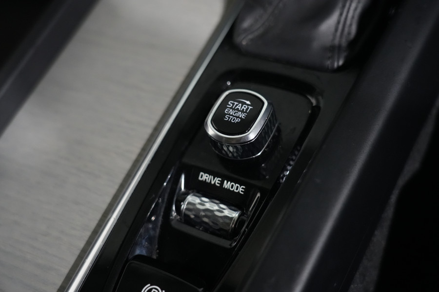 2020 Volvo XC60 UZ D4 Inscription SUV Image 17