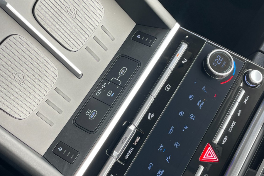 2024 MY25 Hyundai Santa Fe MX5.V1 Hybrid Elite SUV Image 17