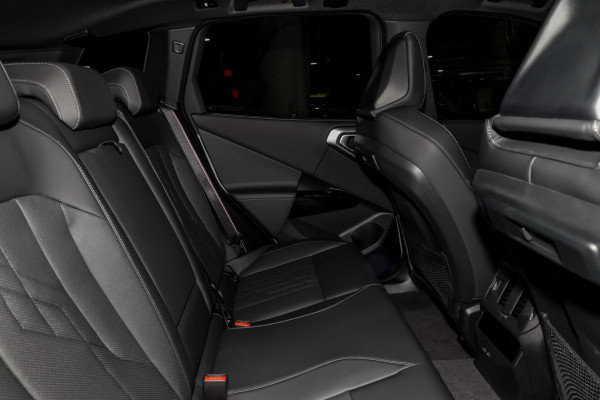 2025 BMW X3 G45 30e xDrive SUV image 10
