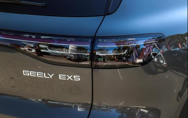 2026 MY27 Geely EX5 E245 Inspire Extended Range SUV image 3