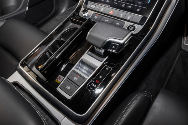 2025 Audi Q7 4M 55 TFSI S line SUV image 17