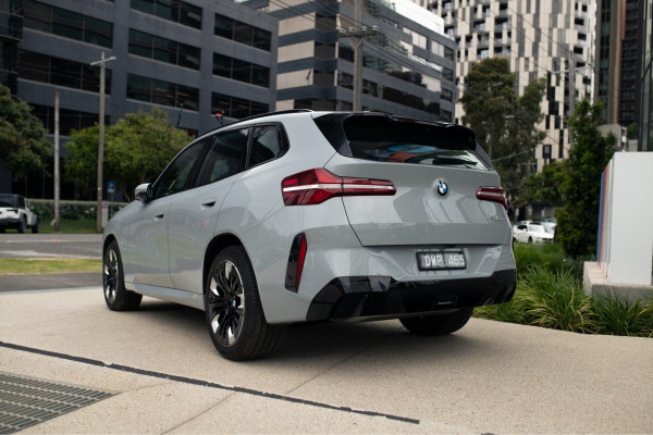 2025 BMW X3 G45 20 xDrive SUV image 3