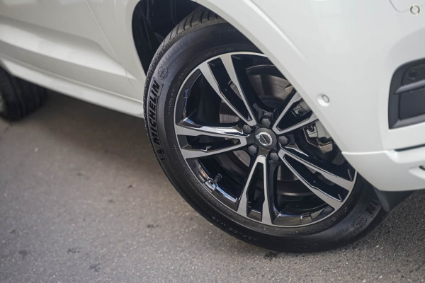 2020 MY21 Volvo XC60 UZ D4 Momentum Suv Image 5