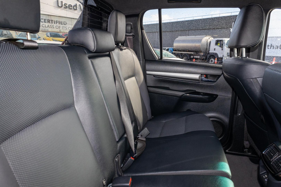 2025 Toyota HiLux GUN126R Rogue 48V Ute Image 9