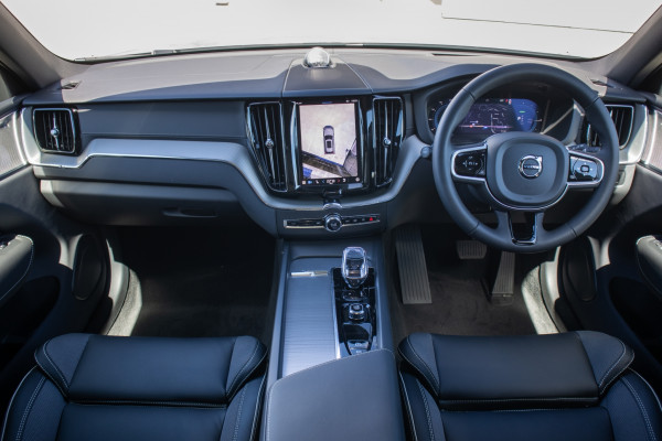 2025 Volvo XC60 UZ Ultra T8 Plug-In Hybrid SUV Image 4