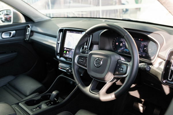 2025 MY26 Volvo XC40 XZ Plus B4 SUV Image 16