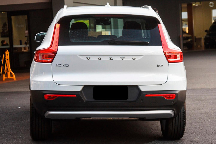 2025 MY26 Volvo XC40 XZ Plus B4 SUV Image 3