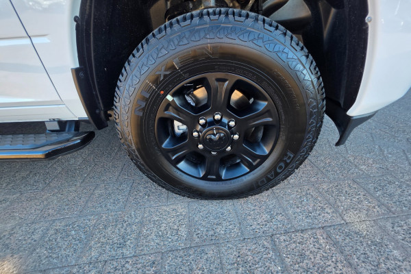 2026 Ram 2500 DJ Laramie Dual Cab Image 13