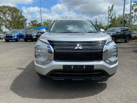 2024 Mitsubishi Outlander ZM ES SUV image 2