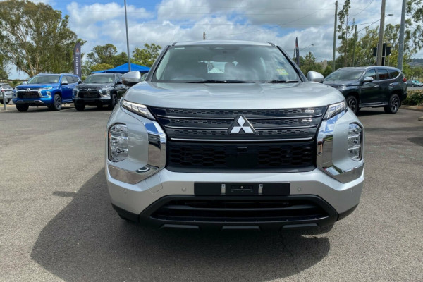 2024 Mitsubishi Outlander ZM ES SUV