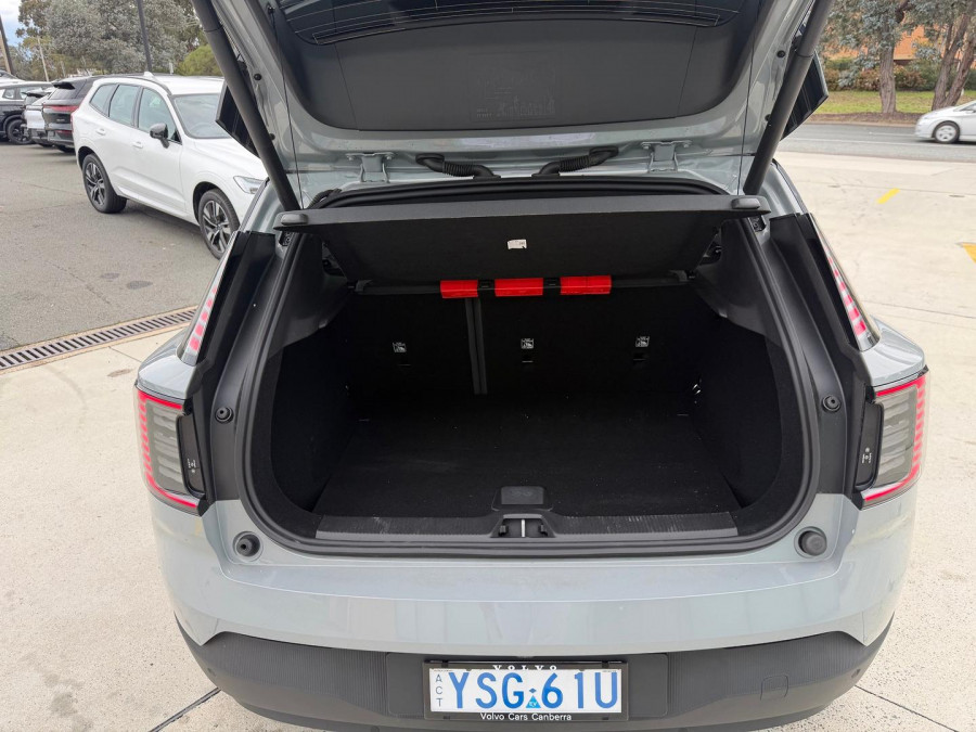 2024 Volvo EX30  Twin Motor Performance Ultra SUV Image 17