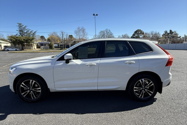 2020 MY21 Volvo XC60 UZ D4 Momentum SUV Image 6