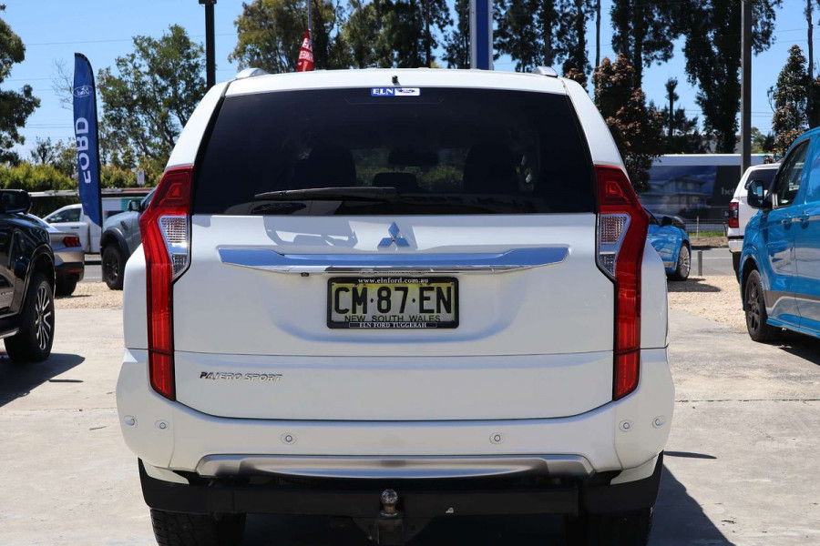 2017 Mitsubishi Pajero Sport QE Exceed SUV Image 6