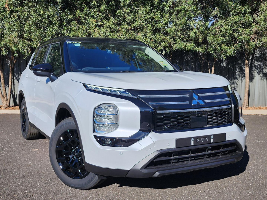 2025 Mitsubishi Outlander ZM LS SUV Image 1