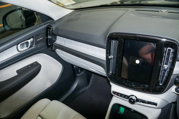 2025 MY26 Volvo XC40 XZ Plus B4 SUV Image 10