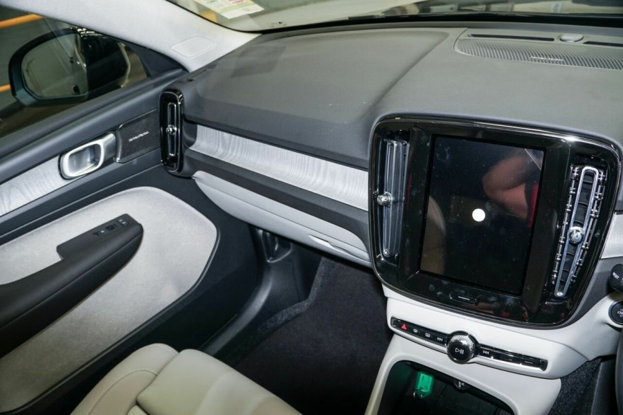 2025 MY26 Volvo XC40 XZ Plus B4 SUV Image 10
