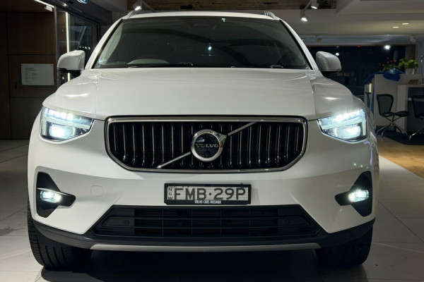 2024 Volvo XC40 XZ Ultimate B4 Bright SUV Image 10