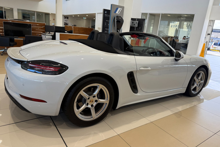 2016 MY17 Porsche 718 982  Convertible Image 9