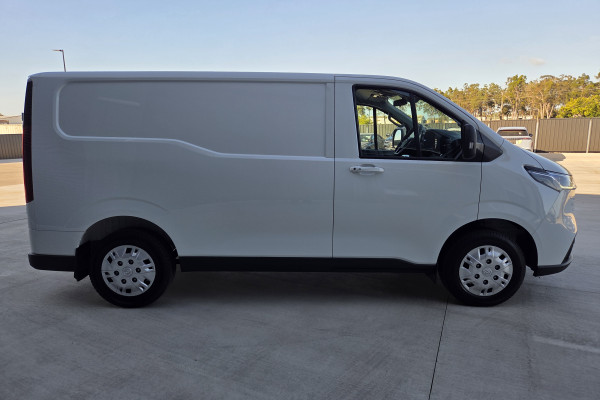 2026 LDV Deliver 7 Van Image 2