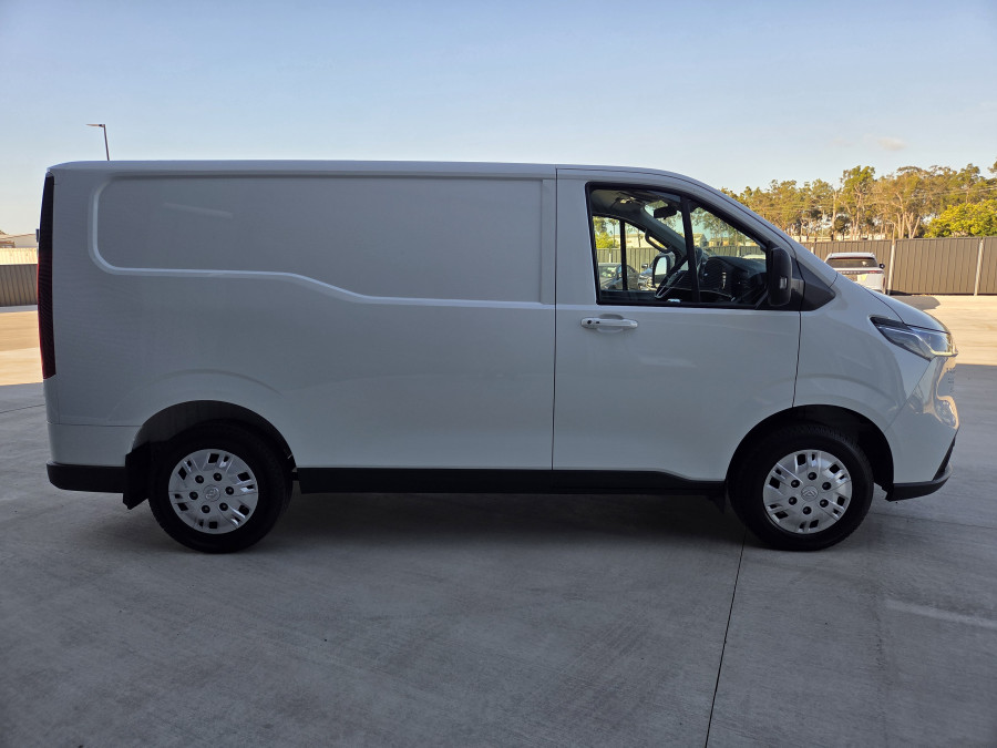 2026 LDV Deliver 7 Van Image 2