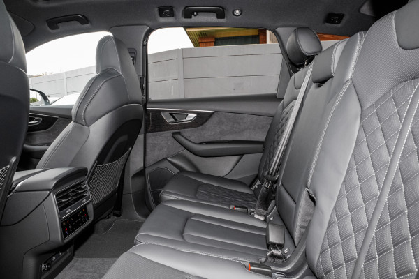 2026 MY25 Audi SQ7 4M TFSI SUV image 9