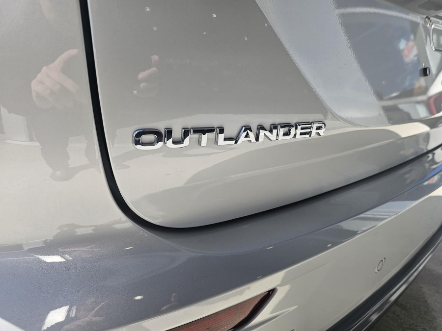 2025 Mitsubishi Outlander ZM Exceed Tourer SUV Image 6