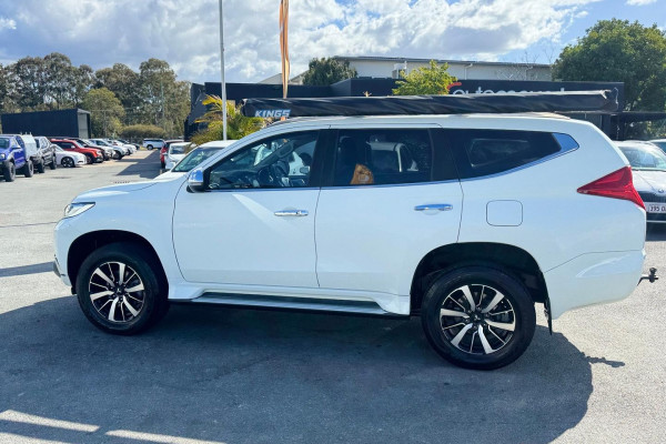 2017 Mitsubishi Pajero Sport QE GLS SUV Image 11