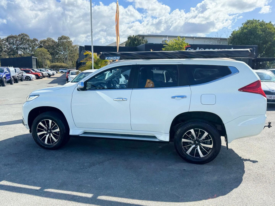 2017 Mitsubishi Pajero Sport QE GLS SUV Image 11