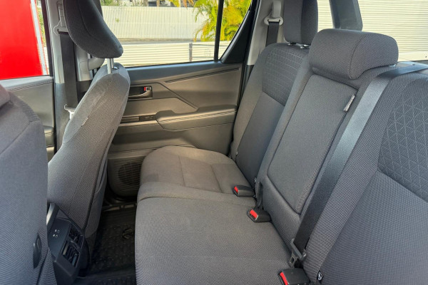 2025 Toyota HiLux GUN126R SR5 48V Ute Image 12