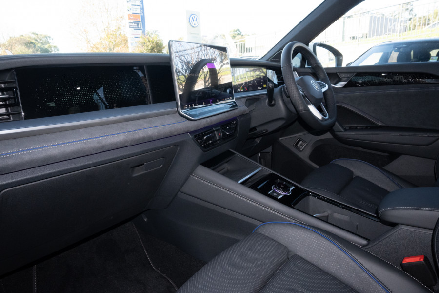 2026 Volkswagen Tayron R4 200TSI eHybrid R-Line SUV