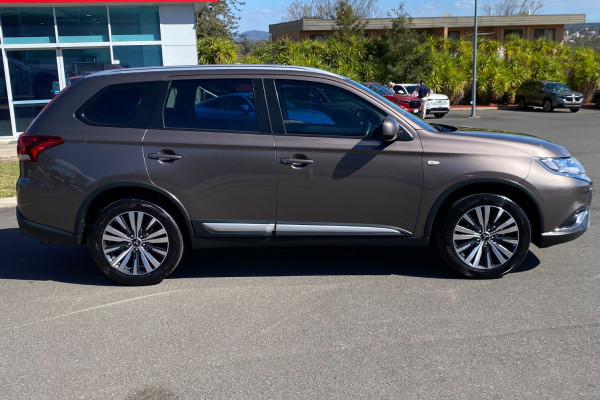 2019 Mitsubishi Outlander ZL ES SUV Image 8