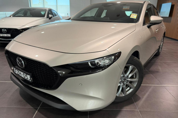 2025 Mazda 3 BP Series G20 Pure Hatch Image 2