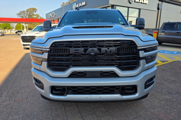 2026 Ram 2500 DJ Laramie Dual Cab Image 7