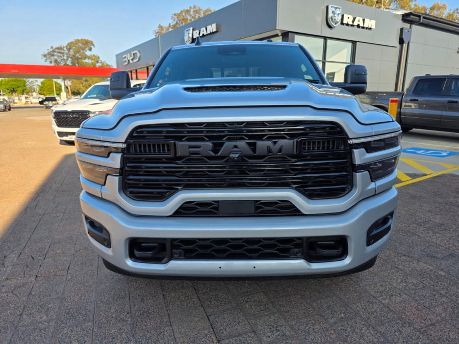 2026 Ram 2500 DJ Laramie Dual Cab Image 7