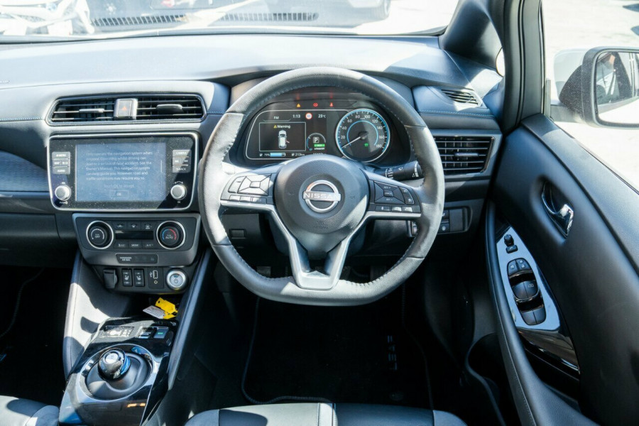2023 Nissan LEAF ZE1  Hatch Image 12
