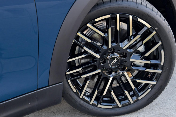 2026 MINI Cooper F65 C Favoured Hatch