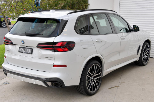 2025 BMW X5 G05 LCI xDrive40i M Sport SUV image 25