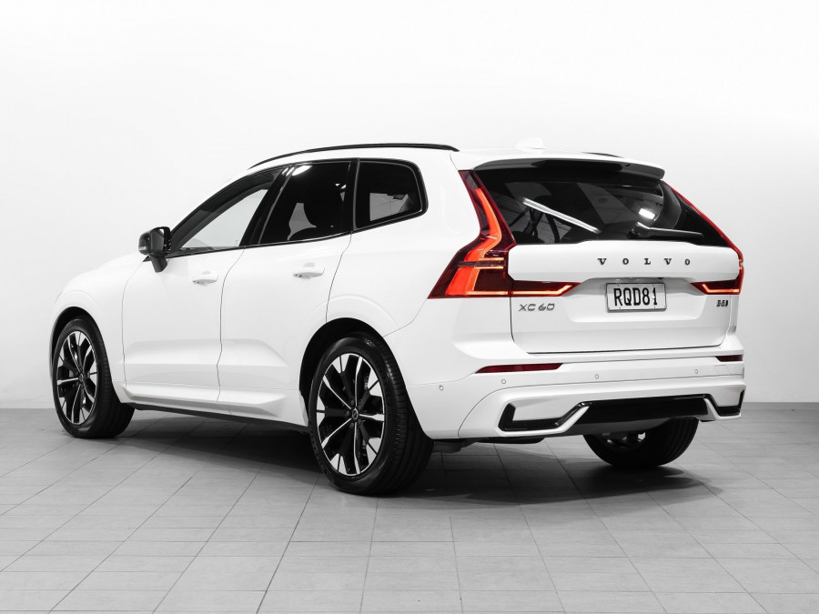 2026 Volvo XC60 UZ B5 Ultra Dark 2L Petrol Hybrid AWD SUV Image 6