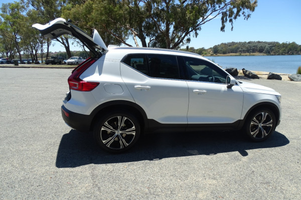 2018 MY19 Volvo XC40 XZ T4 Inscription SUV Image 9