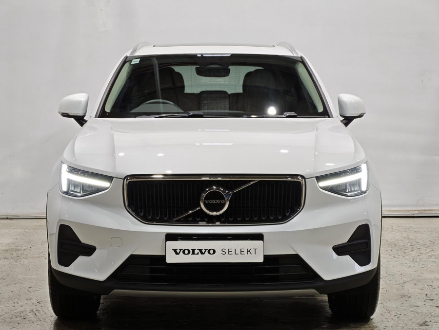 2025 Volvo XC40 XZ Plus B4 SUV Image 3