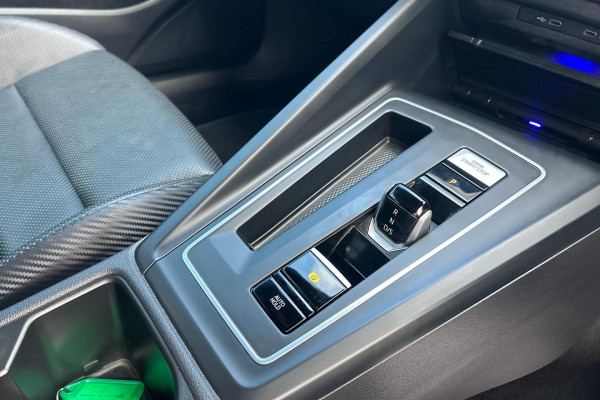 2022 MY22.5 Volkswagen Golf 8 R Hatch Image 22