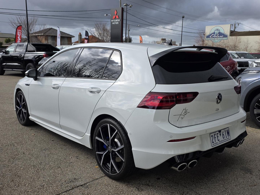 2023 Volkswagen Golf 8 R Hatch Image 5
