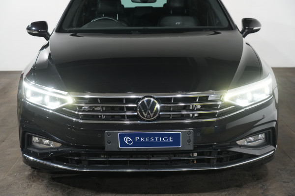 2023 Volkswagen Passat 206TSI R-Line SUV Image 3