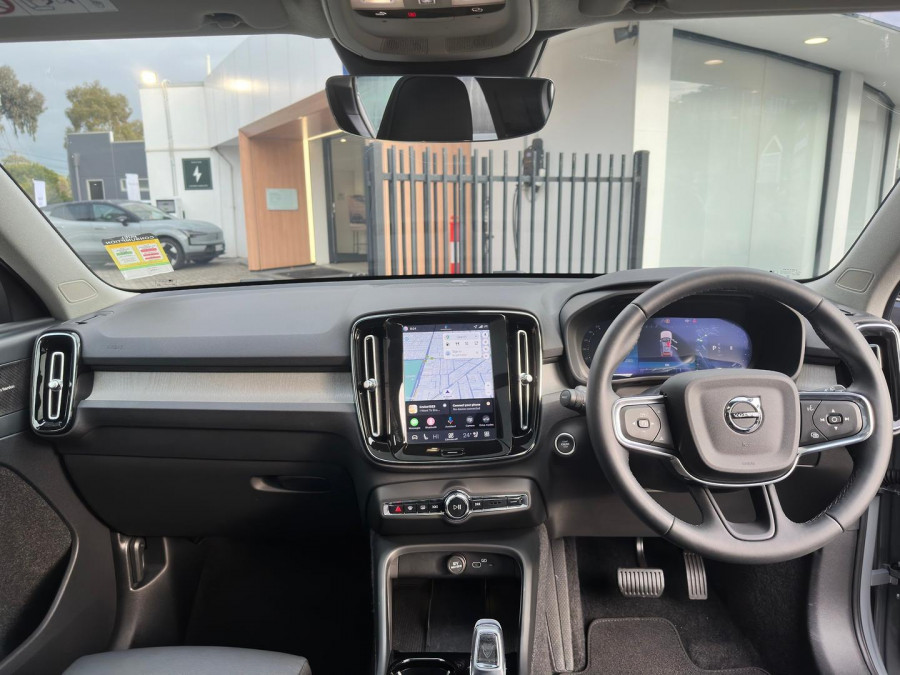 2025 MY26 Volvo XC40 XZ Ultra B4 Bright SUV Image 10