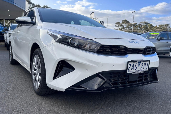 2024 Kia Cerato BD S Hatch Image 3